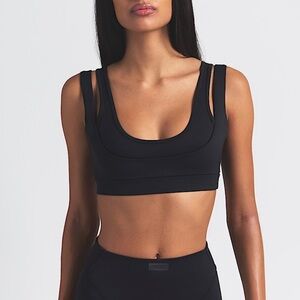 NWT SKIMS Nike Matte
Women’s Double-Strap Scoop Black Bra
